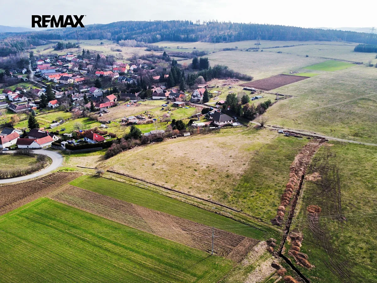 Prodej stavebního pozemku 2388 m²